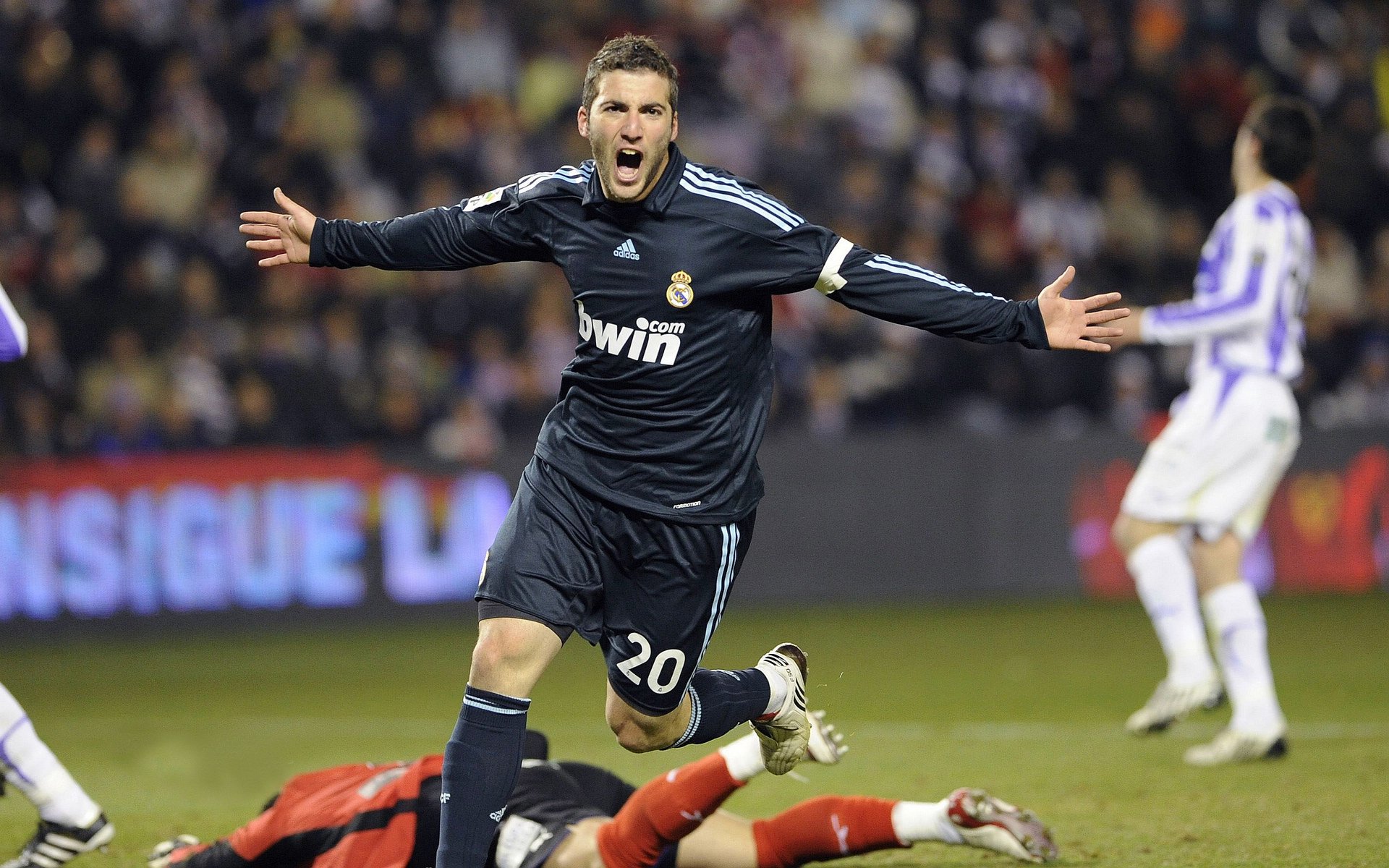 九游电脑版-世界杯逆转传奇：英雄书写奇迹！，世界杯首场逆转